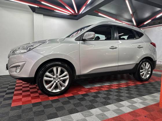 HYUNDAI IX35 2.0 MPI 4X2 16V FLEX 4P AUTOMÁTICO HYUNDAI IX35 2.0 MPI 4X2 16V FLEX 4P AUTOMÁTICO
